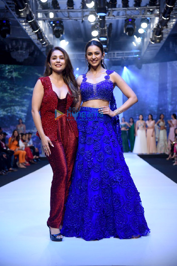 photos rakul preet singh walks the ramp at the bombay times fashion week 2021 3