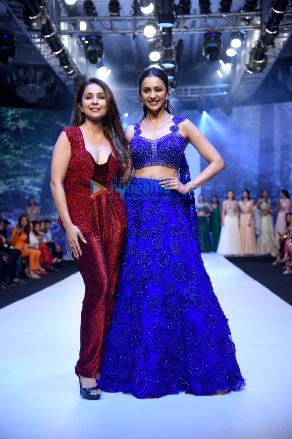 photos rakul preet singh walks the ramp at the bombay times fashion week 2021 5