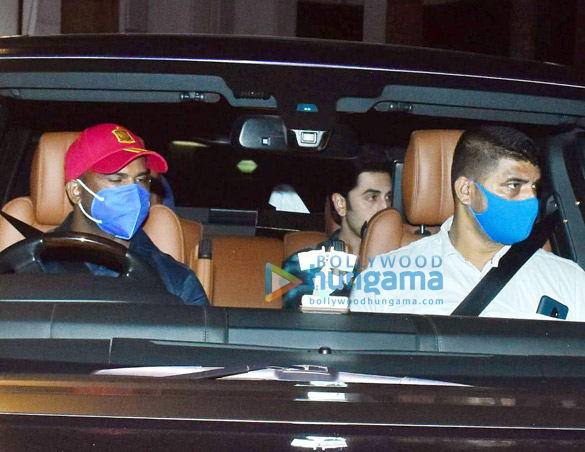 photos ranbir kapoor and hrithik roshan snapped at jackky bhagnanis house in bandra 5