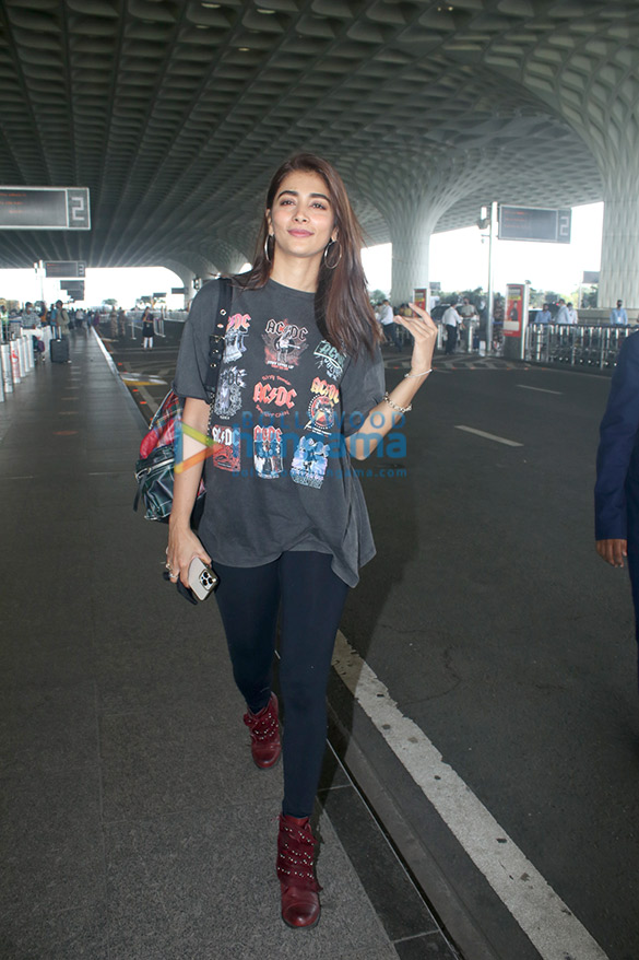 photos ranveer singh nushrratt bharuccha and pooja hegde snapped at the airport 1