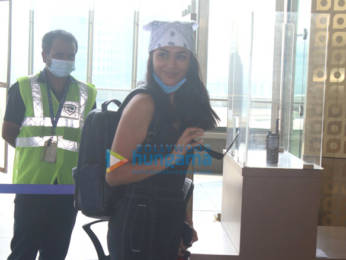 Photos: Ranveer Singh and Mrunal Thakur snapped at the airport