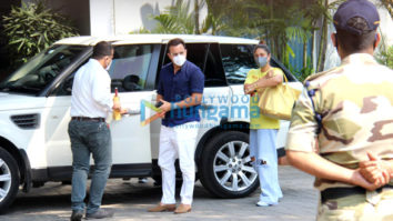 Photos: Saif Ali Khan and Kareena Kapoor Khan with son Taimur Ali Khan spotted at Kalina airport