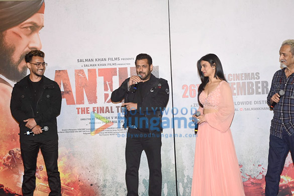 photos salman khan and aayush sharma snapped at antim the final truth trailer launch 000 4