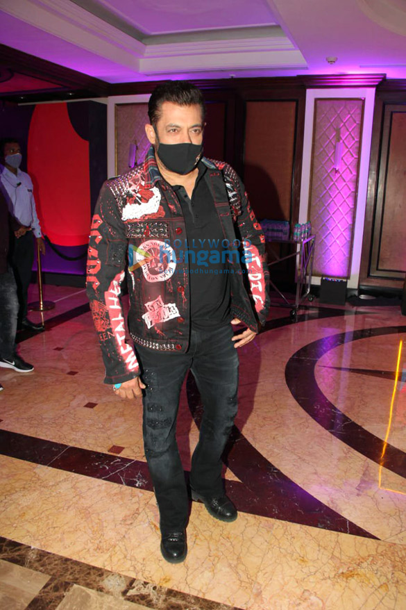 photos salman khan snapped at the launch of chingari gari crypto social coin 4