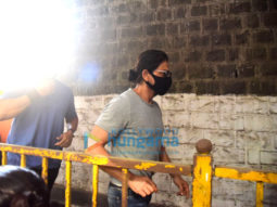 Photos: Shah Rukh Khan snapped at Arthur Road Jail to meet Aryan Khan