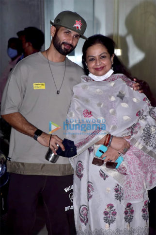 Photos: Shahid Kapoor and his mother snapped at the screening of Jersey