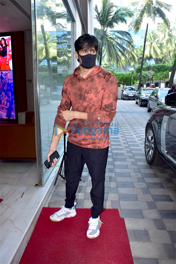 photos sidharth malhotra and nora fatehi snapped at the t series office in andheri 3