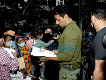Photos: Sonu Sood snapped meeting fans