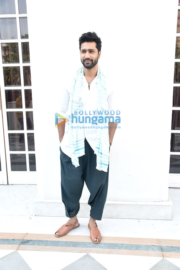 photos vicky kaushal shoojit sircar and ronnie lahiri snapped promoting sardar udham at imperial hotel in new delhi 6
