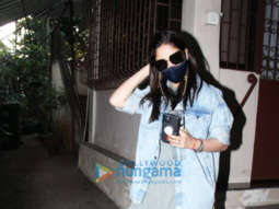 Photos: Yami Gautam Dhar snapped at Shankar Mahadevan’s studio in Bandra