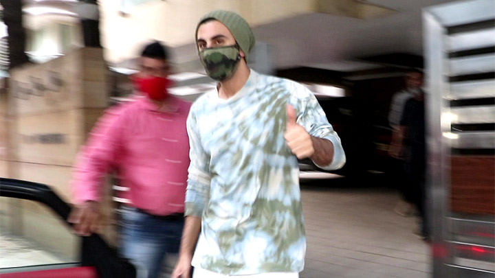 Snapped: Ranbir Kapoor at a clinic in Bandra, Mumbai