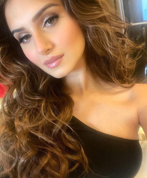 Tara Sutaria gives lessons on how to nail a simple look with a touch of makeup