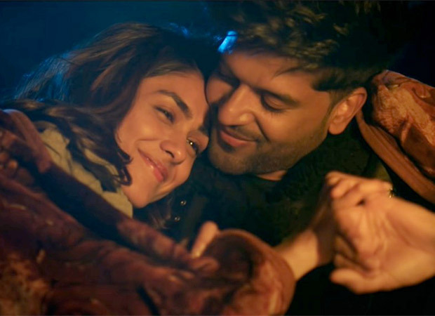 Bhushan Kumar brings you a heart wrenching love song 'Aise Na Chhoro Mujhe' featuring Guru Randhawa & Mrunal Thakur