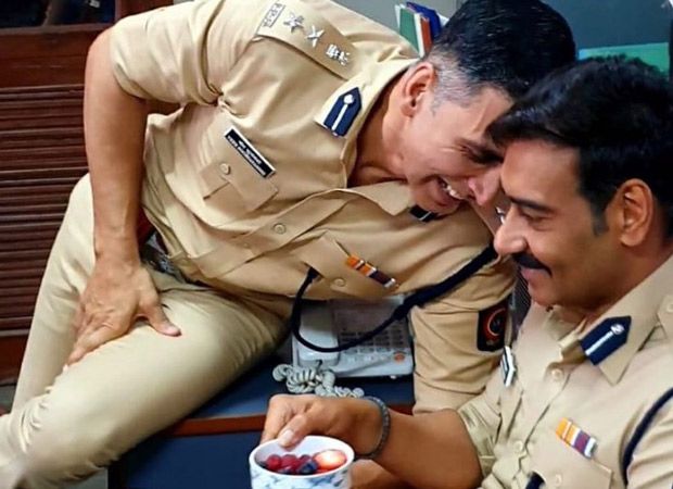 Akshay Kumar recollects the early days spent on Juhu beach with Ajay Devgn as latter completes 30 years in the industry