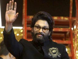Allu Arjun’s fans can’t stop SCREAMING as the Icon Star makes a GRANDY ENTRY | #AHA 2.0