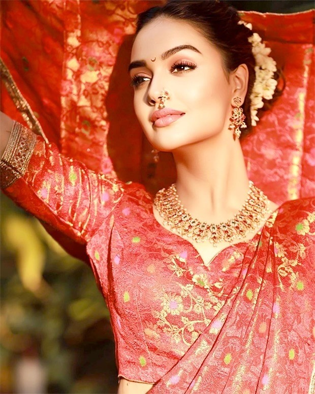 Bigg Boss OTT winner Divya Agarwal stuns in Maharashtrian look, dons a red saree for Dhanteras Bigg Boss OTT winner Divya Agarwal stuns in Maharashtrian look, dons a red saree for Dhanteras