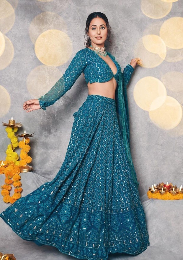 Hina Khan is glorious beauty in teal blue chikankari lehenga and plunging neckline blouse