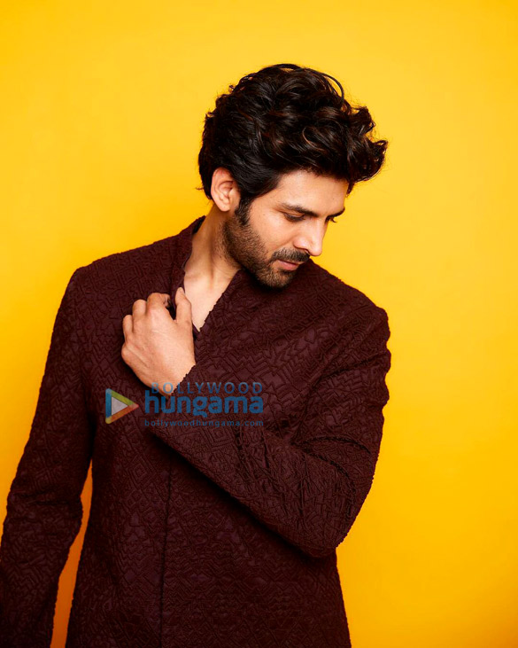 kartik aaryan 1 8