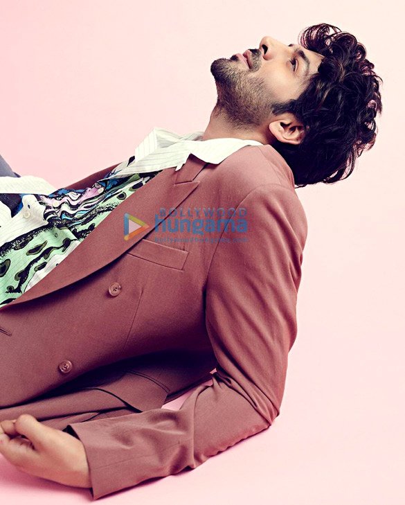kartik aaryan 4 9
