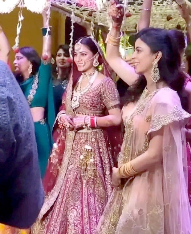 Kundali Bhagya actress Shraddha Arya gets married to Delhi-based naval officer Rahul Sharma, watch her hilarious 'bidaai' video