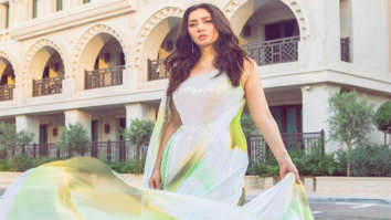 Mahira Khan looks resplendent in a vibrant sequin dress for a glam night Mahira Khan looks resplendent in a vibrant sequin dress for a glam night