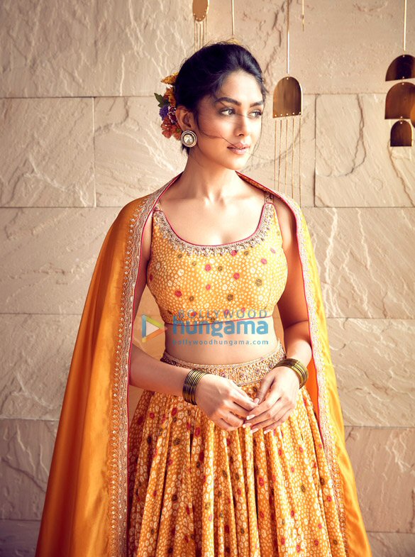 mrunal thakur 1 27
