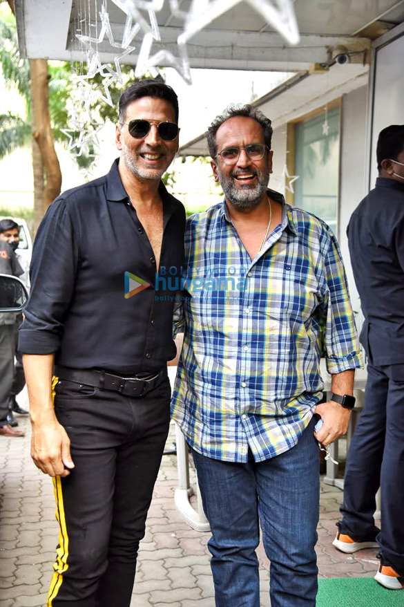 photos akshay kumar spotted with director aanand l rai 3
