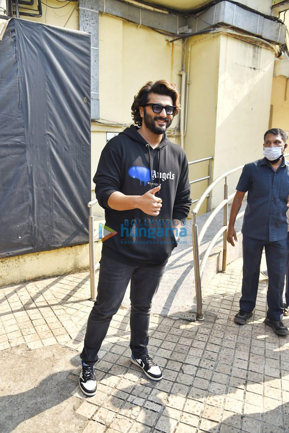 photos arjun kapoor snapped at pvr juhu 1