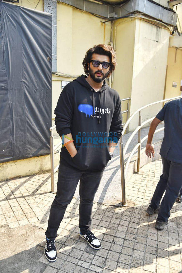 photos arjun kapoor snapped at pvr juhu 3