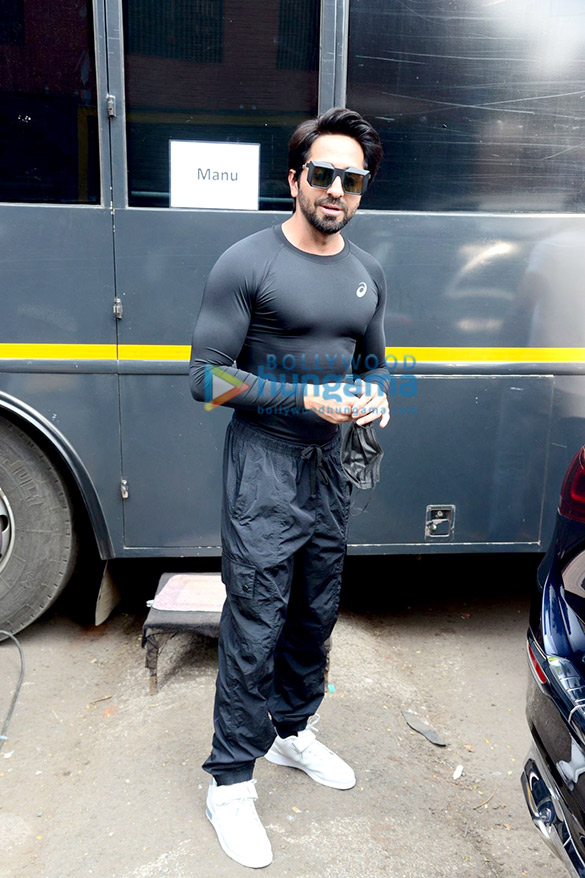 photos ayushmann khurrana snapped in juhu for chandigarh kare aashiqui promotions 2