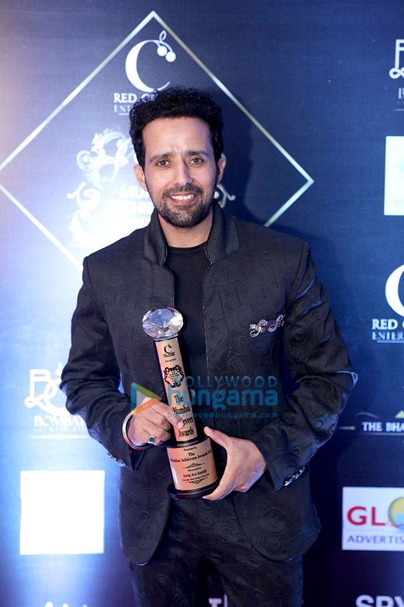 photos celebs grace the mumbai achievers awards 2021 9