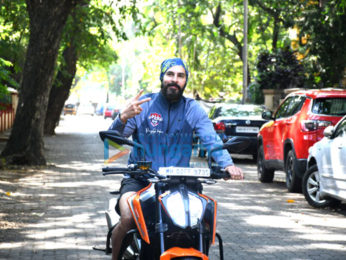 Photos: Dino Morea spotted in Bandra