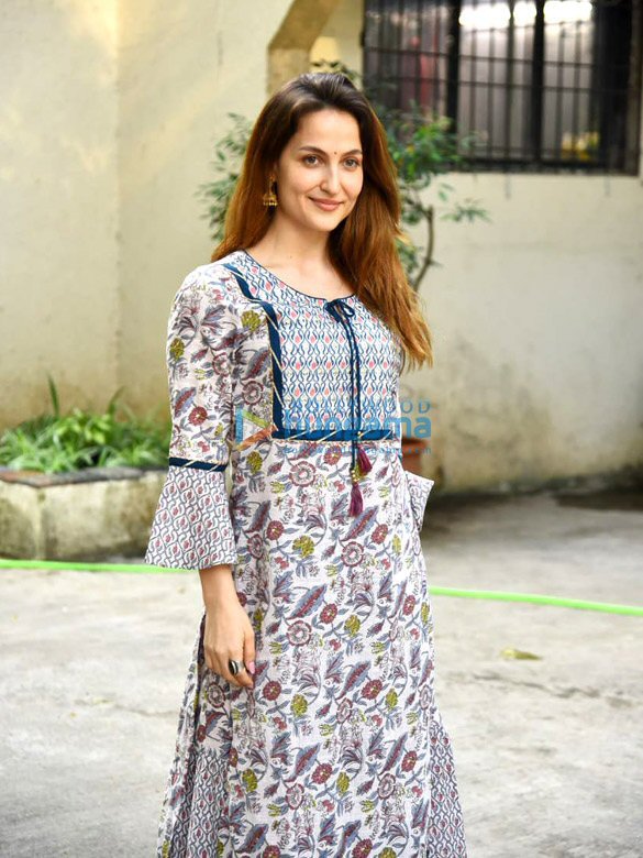 photos elli avrram snapped at kromakay salon in juhu 4