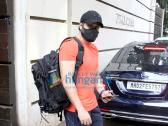 Photos: Emraan Hashmi spotted at the gym in Khar