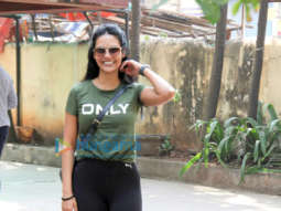 Photos: Esha Gupta spotted in Santacruz