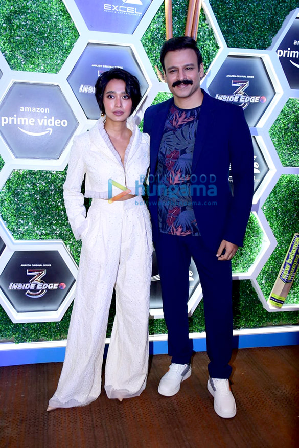 photos farhan akhtar richa chadda vivek oberoi and others snapped at inside edge season 3 trailer launch 4