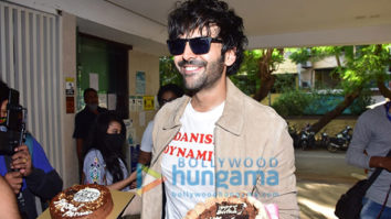 Photos: Kartik Aaryan cuts his birthday cake with the media and his fans