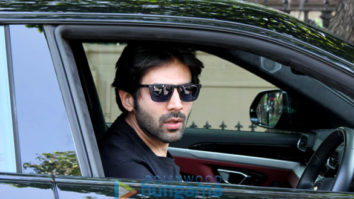 Photos: Kartik Aaryan spotted outside Taj Lands End in Bandra