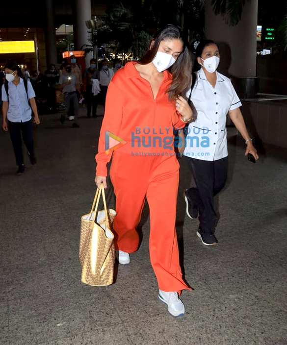 photos saif ali khan kareena kapoor khan taimur ali khan and jehangir ali khan snapped at the airport 3
