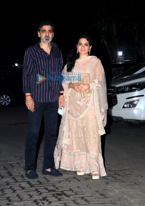 photos salman khan waluscha de sousa aayush sharma and others snapped at sohail khans house for diwali party 13