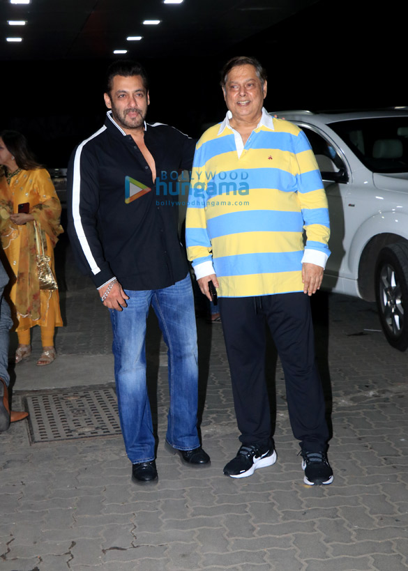 photos salman khan waluscha de sousa aayush sharma and others snapped at sohail khans house for diwali party 20