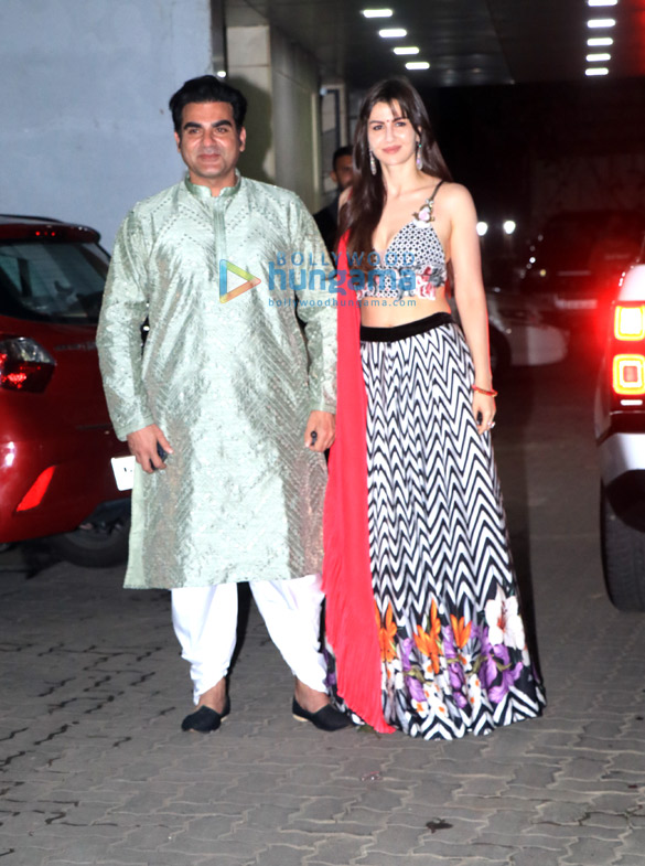 photos salman khan waluscha de sousa aayush sharma and others snapped at sohail khans house for diwali party 7