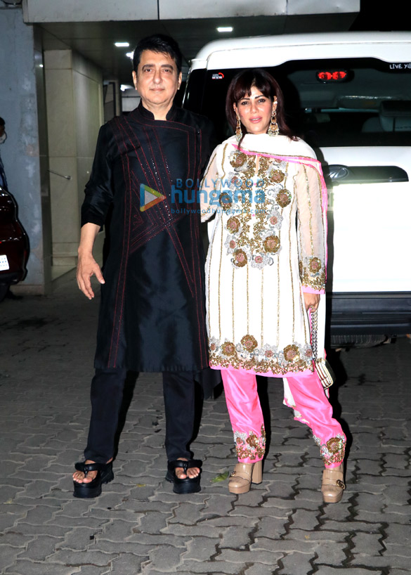 photos salman khan waluscha de sousa aayush sharma and others snapped at sohail khans house for diwali party 8