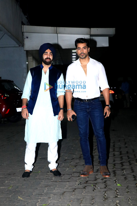 photos salman khan waluscha de sousa aayush sharma and others snapped at sohail khans house for diwali party 9