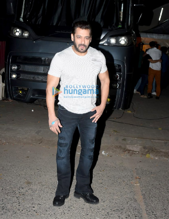 photos salman khan and aayush sharma snapped during antim the final truth promotions 6