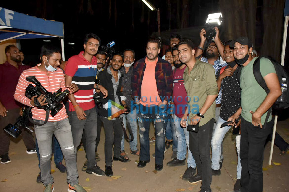 photos salman khan snapped during antim the final truth promotions at mehboob studio in bandra 5