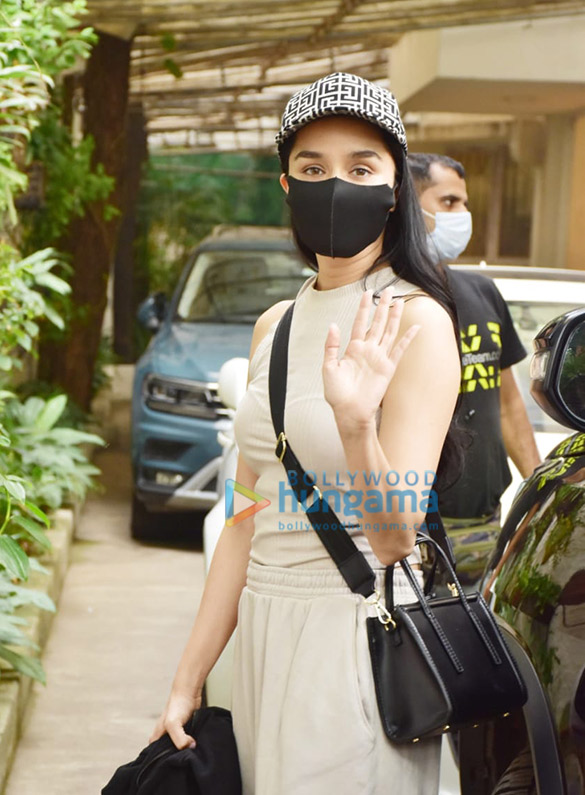 photos shraddha kapoor snapped at a dubbing studio in juhu 2 6