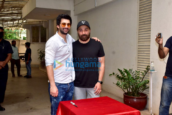 photos sunny deol snapped with karan deol for birthday celebrations 1