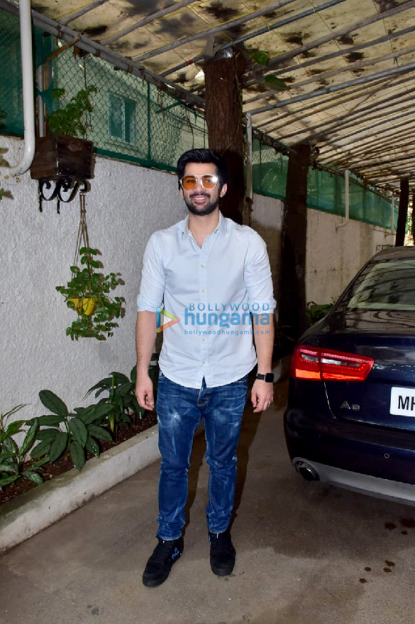 photos sunny deol snapped with karan deol for birthday celebrations 6