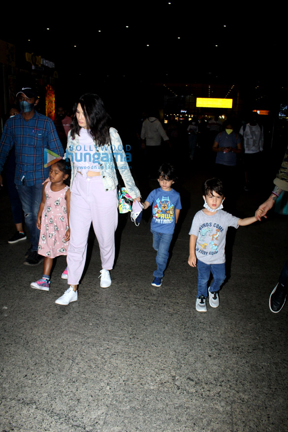 photos sunny leone huma qureshi and others snapped at the airport 2